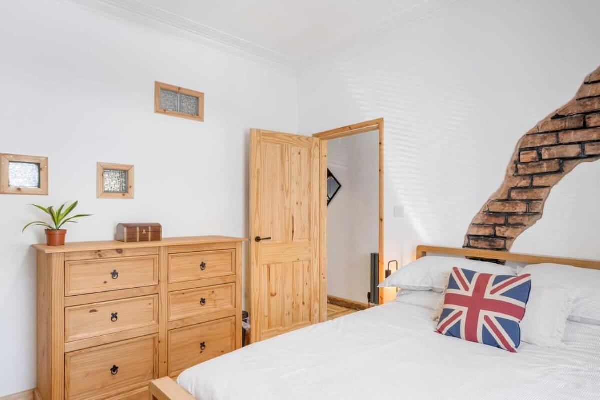 Вілла Stylish House W Free Parking Nr Exeter Centre Екстер'єр фото